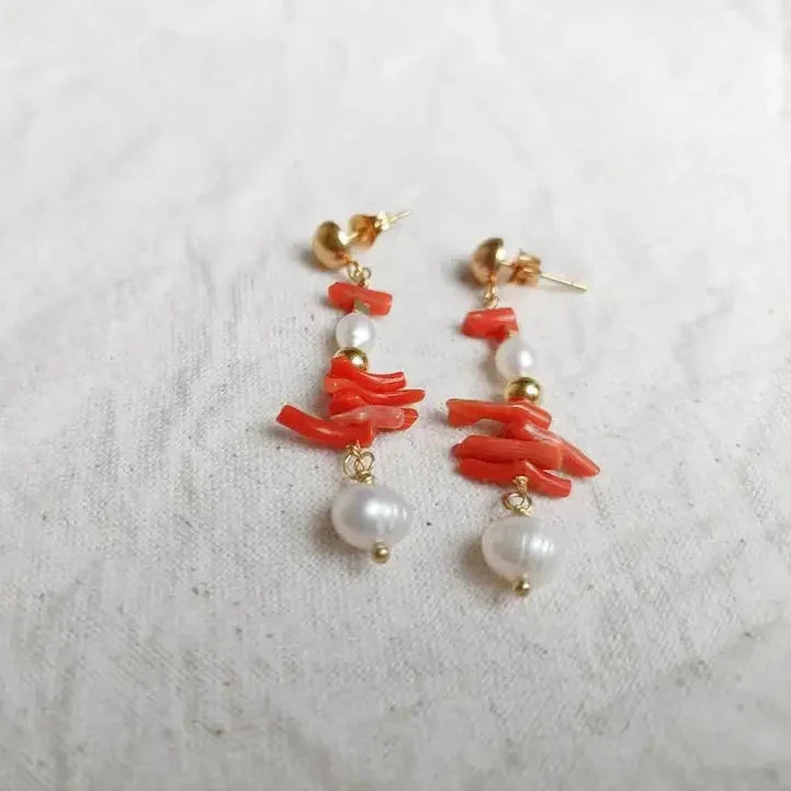 Boucles d'Oreilles Pendantes Corail avec Perles
