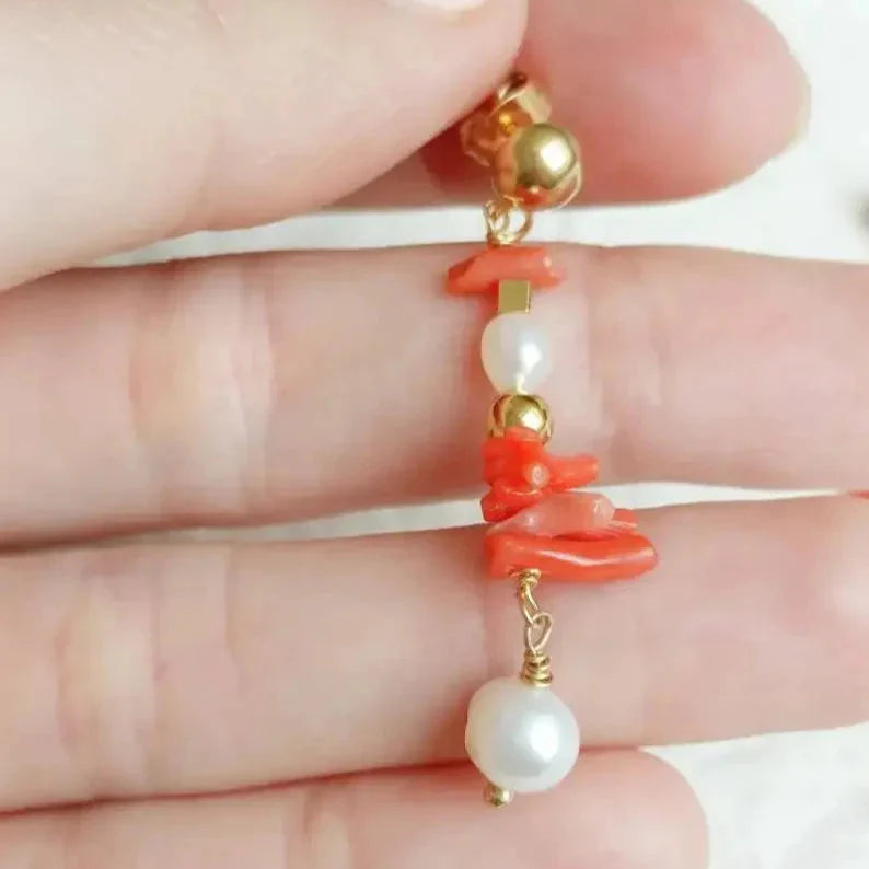 Boucles d'Oreilles Pendantes Corail avec Perles