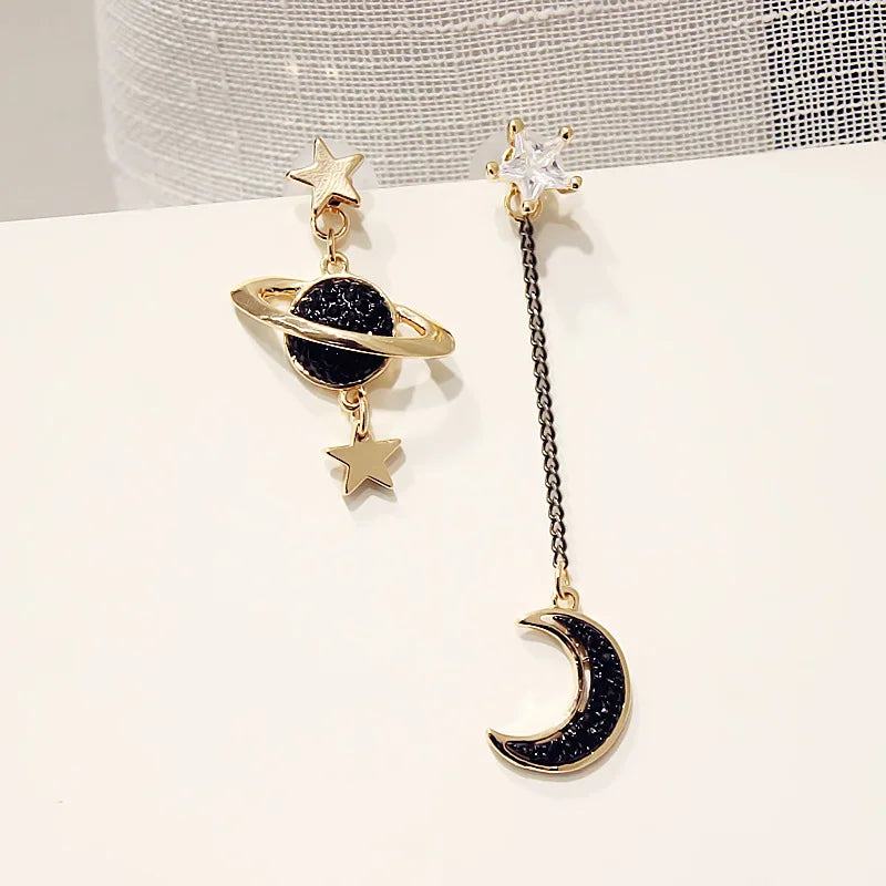 Boucles d'Oreilles Pendantes Croissant de Lune et Astres