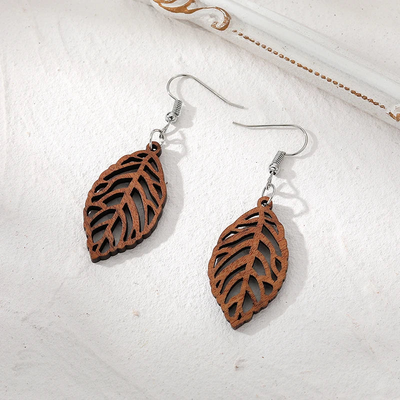 Boucles d'Oreilles Pendantes Feuille de Laurier en Bois