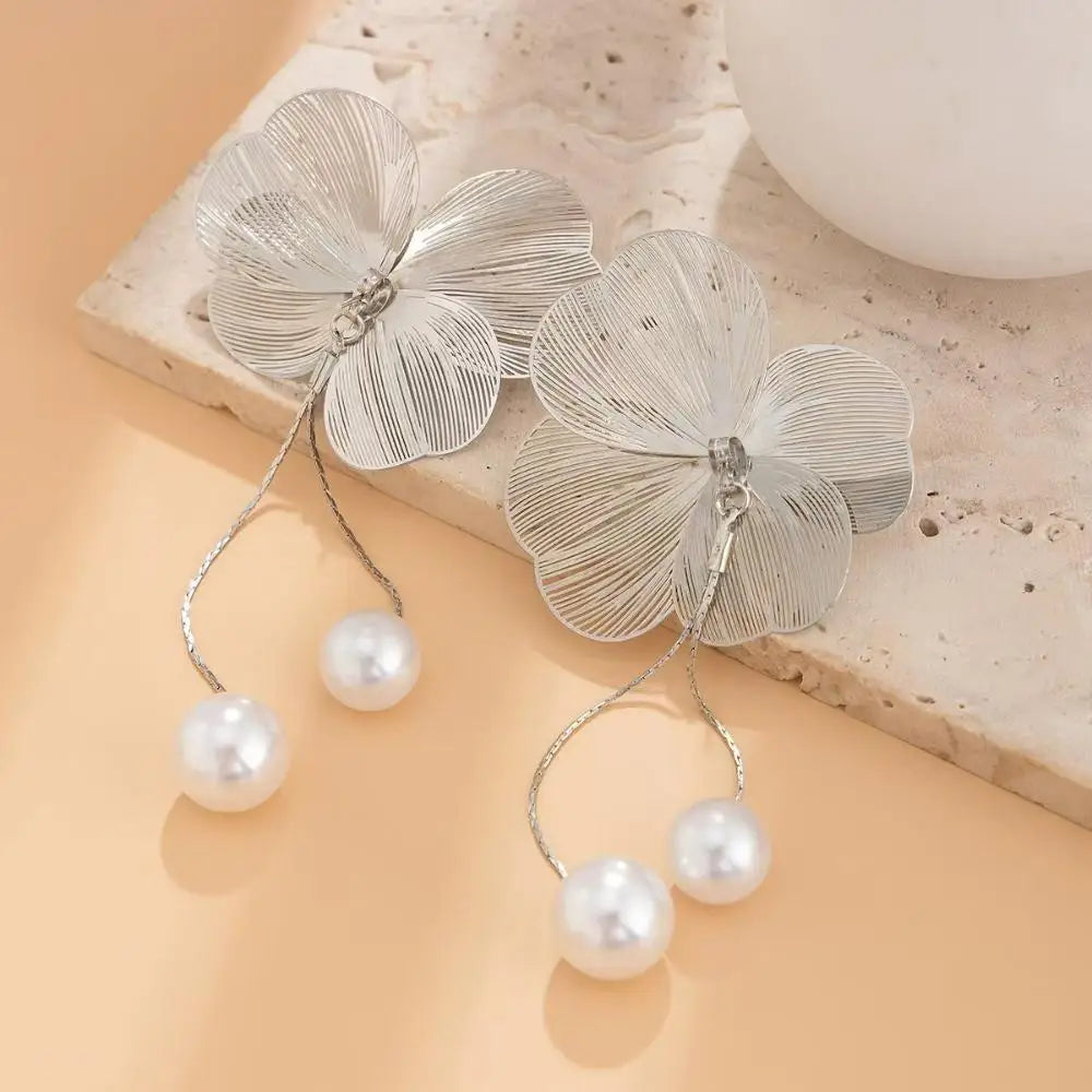 Boucles d'Oreilles Pendantes Fleur et Perles argent