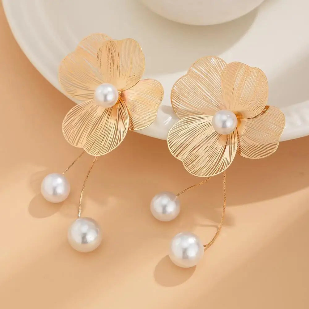 Boucles d'Oreilles Pendantes Fleur et Perles or