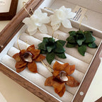 Store hengende blomster creol-øredobber brune