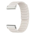 Magnetisk urrem til Fitbit Versa 3, Versa 4, Sense 1 og Sense 2 hvid