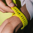 Apple Watch-armbånd i kirurgisk silikon gul