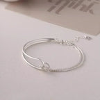 Armband med knut i modern stil