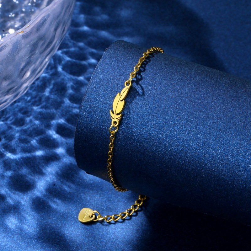 Náramek s peřím pro ženy