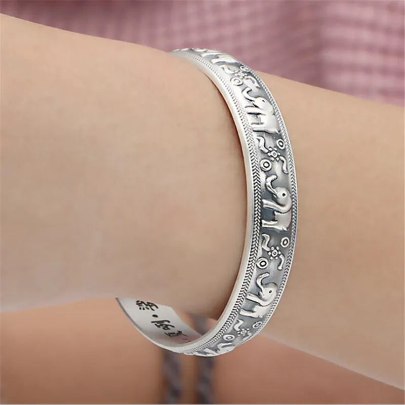 Buddhistarmbånd med elefanter