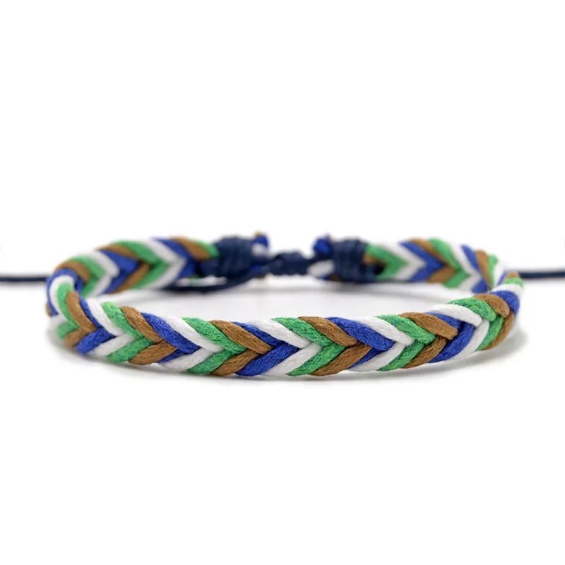 Minimalistisk brasiliansk armbånd i blå og hvit bomullstråd