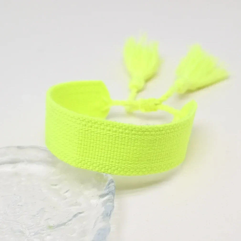 Håndlaget mykt pastell brasiliansk armbånd gult