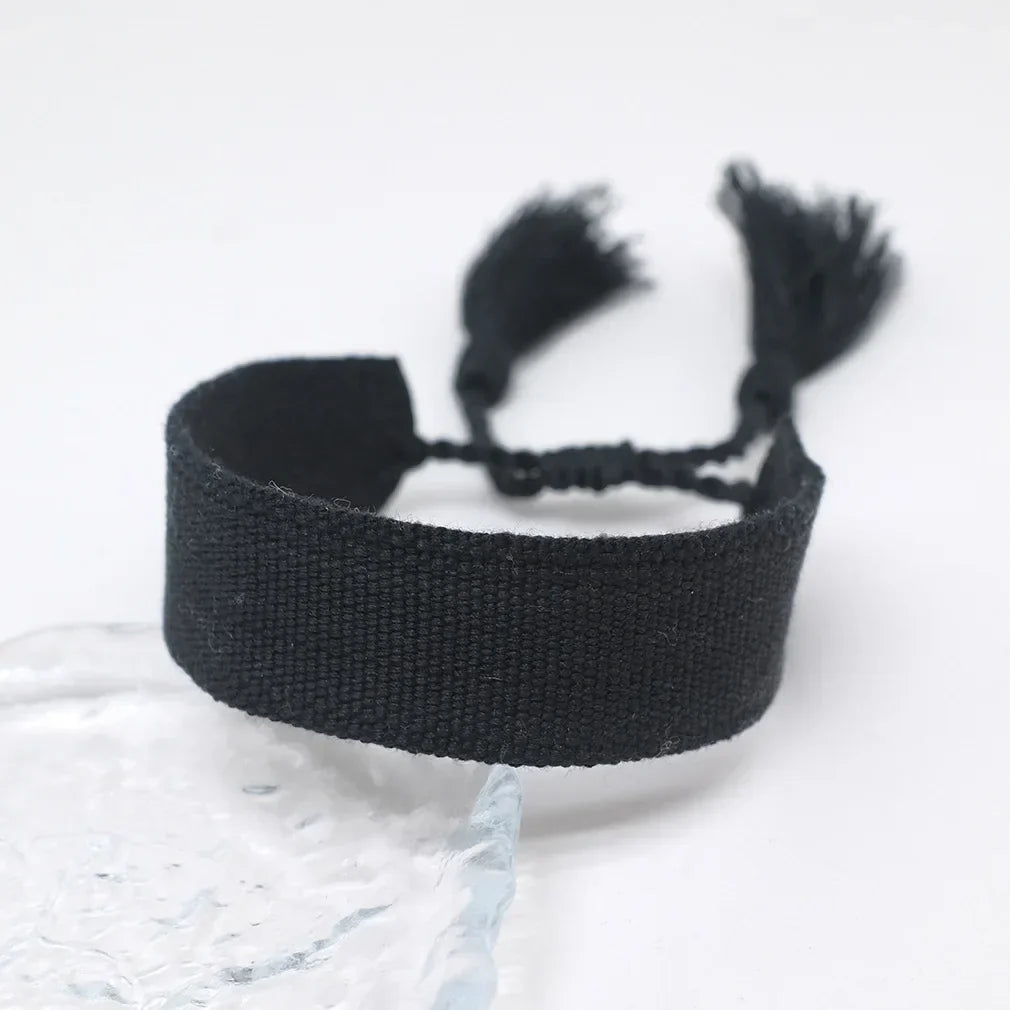 Håndlaget mykt pastell brasiliansk armbånd svart