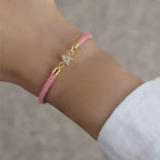 Fargerikt armbånd med initial i strass – bokstav 