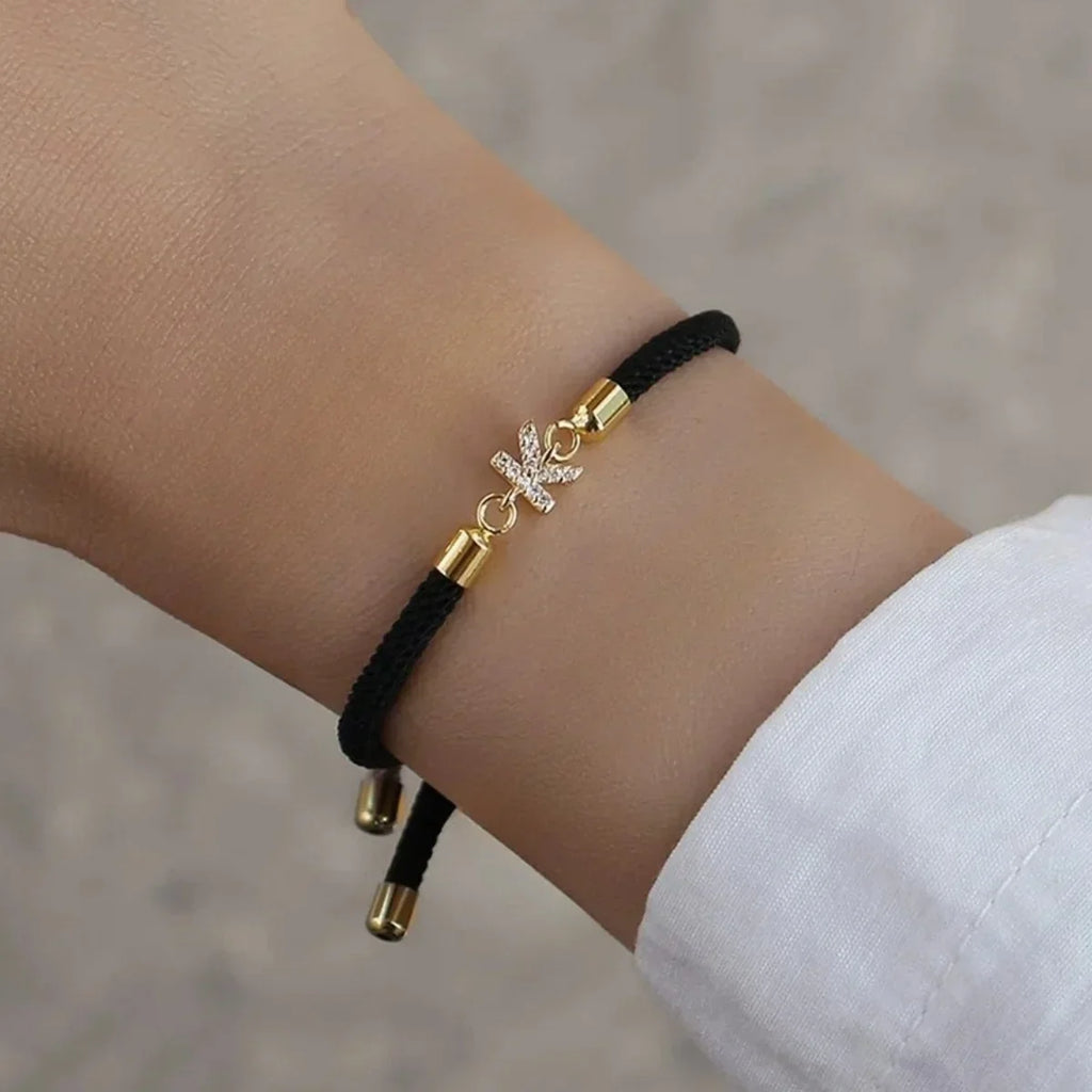 Fargerikt armbånd med initial i strass – bokstav 