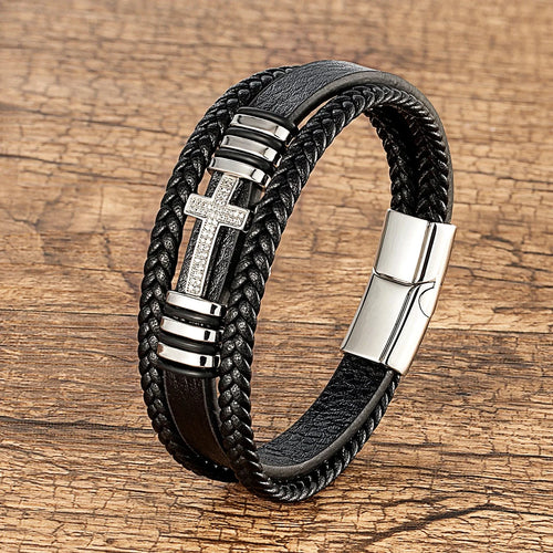 Armbånd med kors og fletning i hvidt læder
