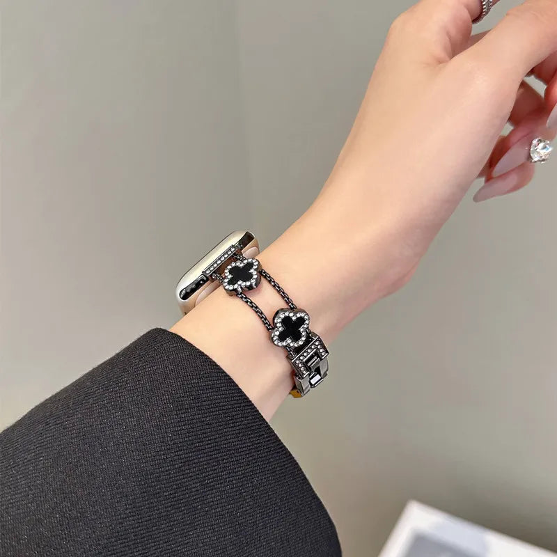 Udskiftningsarmbånd til Apple Watch - kløverdesign sort