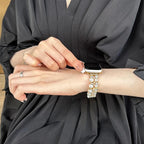 Náhradní řemínek pro Apple Watch se štrasem a perlami ve zlaté barvě