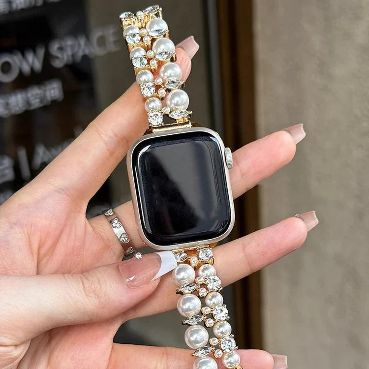 Náhradní řemínek pro Apple Watch se štrasem a perlami ve zlaté a perleťové barvě