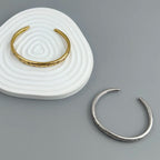 Elegantní náramek se stříbrnými hvězdami a nebeskými tělesy