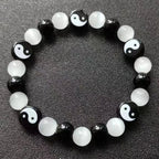 Armbånd med Yin Yang-perler i svart og hvitt