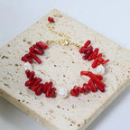 Armbånd i koralsten og perler