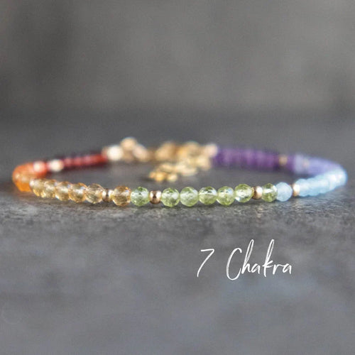 Armbånd med naturlige steiner 7 chakraer