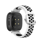 Silikoneurrem til Fitbit Versa 3, Versa 4, Sense 1 og Sense 2 ur i hvid og sort
