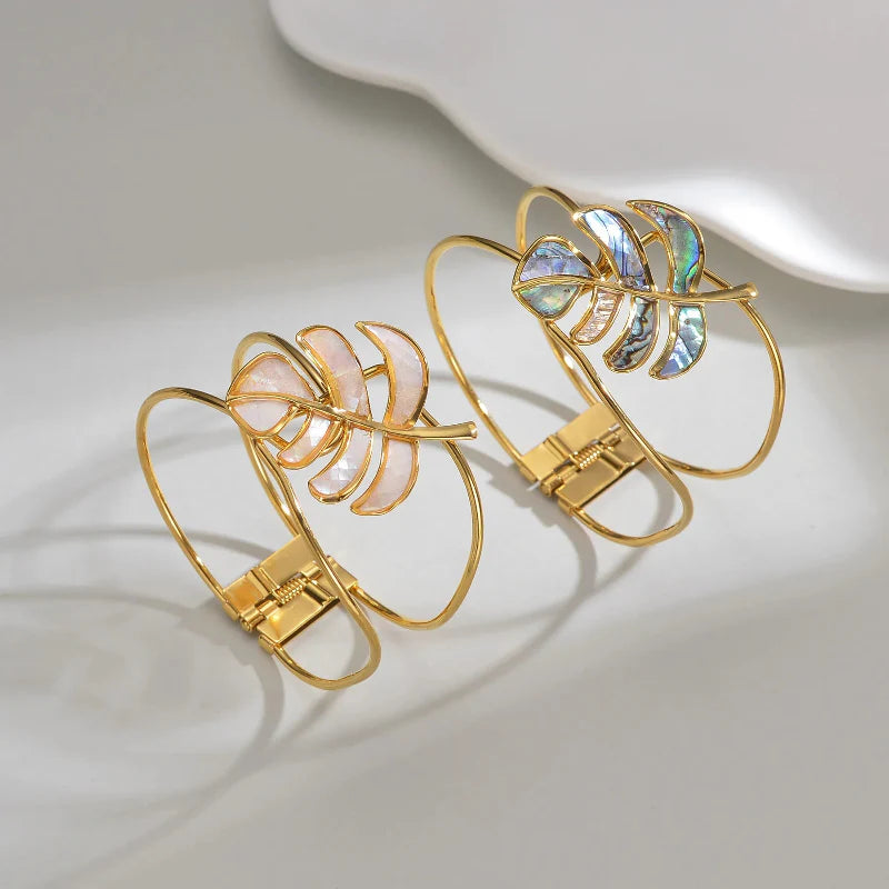 Blåt armbånd med palmeblad