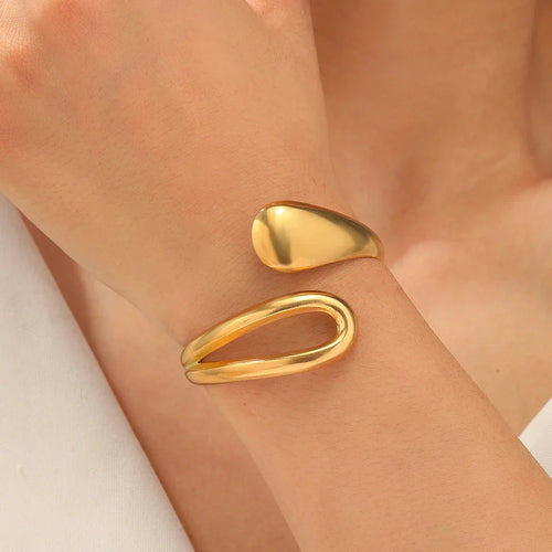 Elegant Gourmette Armbånd med Vanddråbe i guld