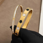 Náramek Gourmette Jemné květiny s 5 okvětními lístky b