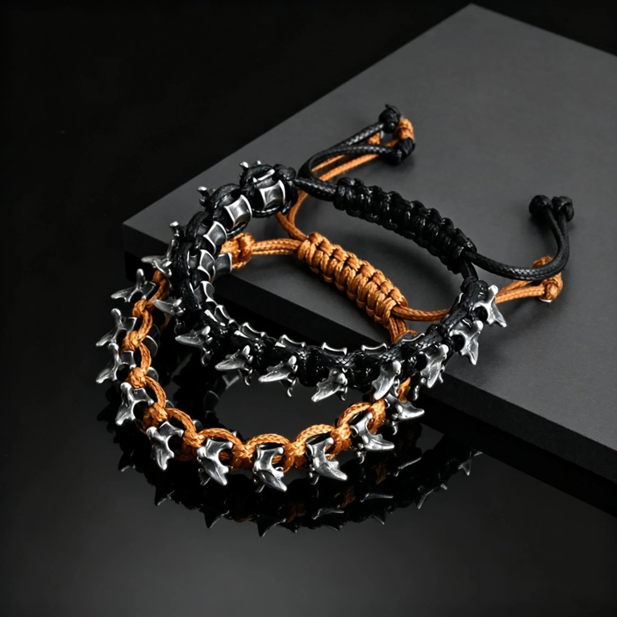Klobeskyttende armbånd «Claw Wrist Armor» 