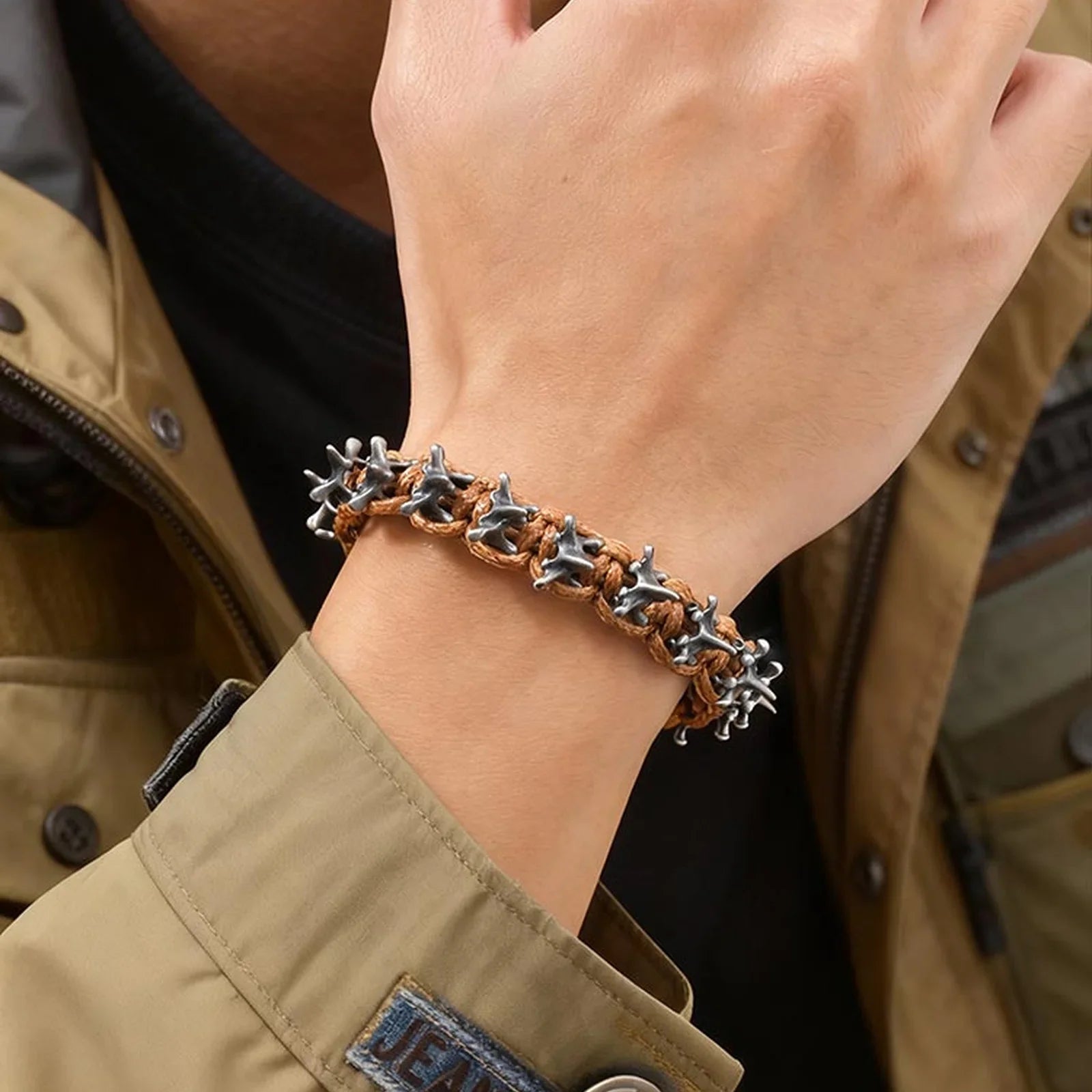 Klobeskyttende armbånd «Claw Wrist Armor» 