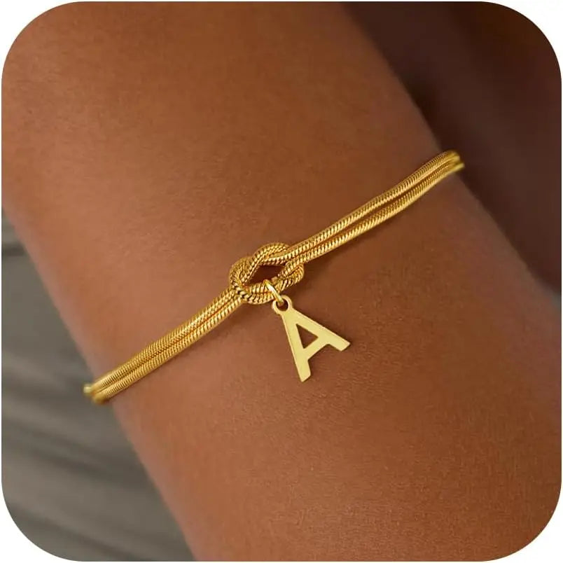 Armbånd med initial og sløjfe a