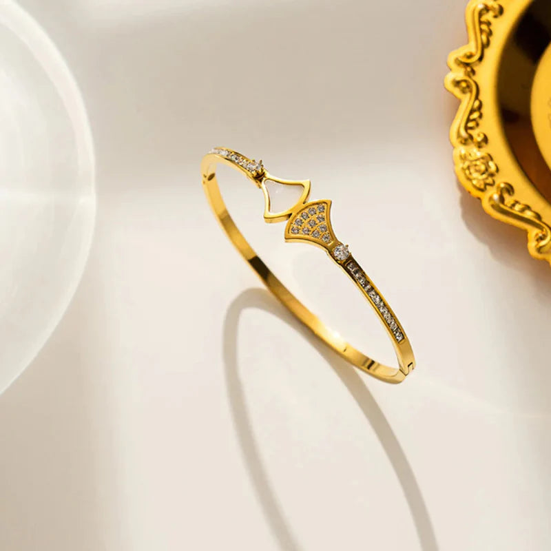 Náramek etnický mušle mušle svatého Jakuba zlato