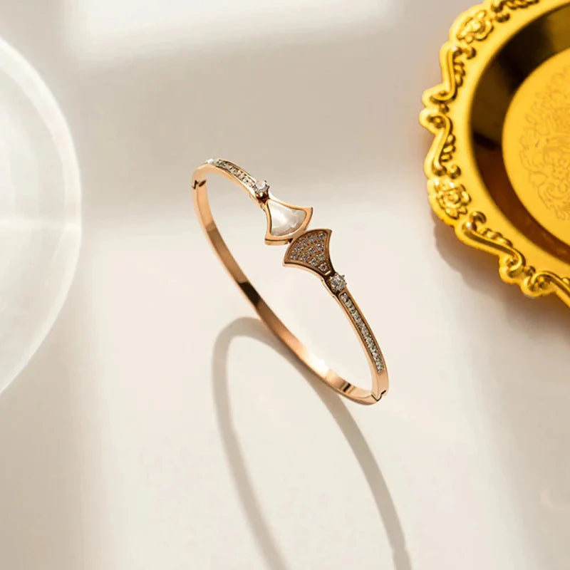 Náramek etnický mušle mušle svatého Jakuba růžové zlato