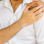 Tvunnet initialarmbånd