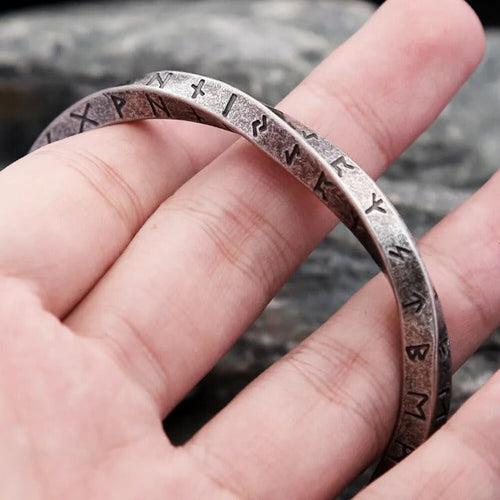 Viking Runes Tvistet Armbånd 