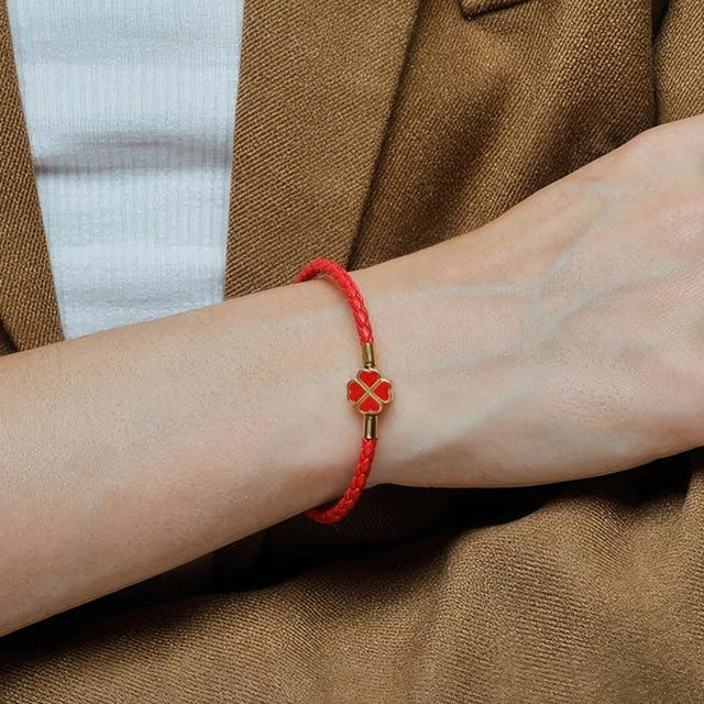 Bracelet Tressé en Cuir avec Trèfle à 4 Feuilles