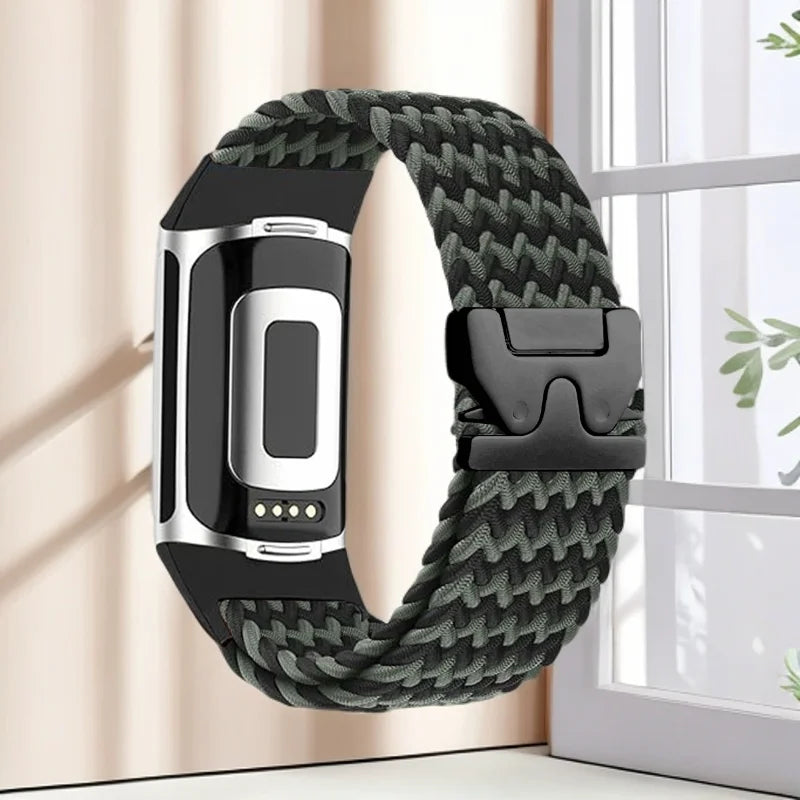 Flettet klokkerem for Fitbit Charge 5, Charge 6 militærgrønn