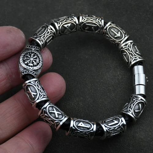 Vikingarmband med keltiska runor i silver