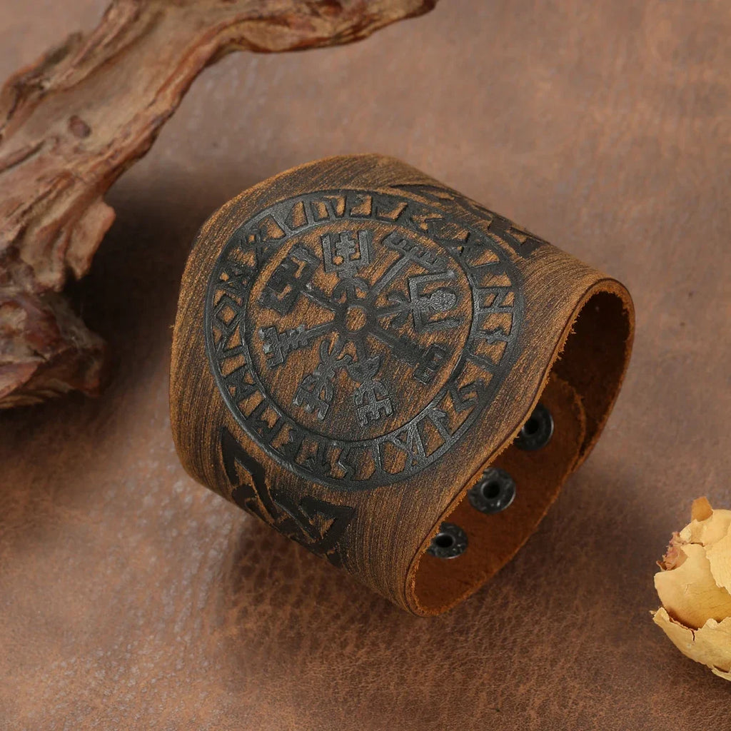 Bracelet Viking Vegvisir en cuir marron foncé