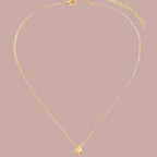 Halskjede med fin dråpeformet anheng i gull