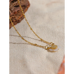 Halskæde med smukt hvidt blomstervedhæng