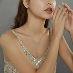 Halskjede med anheng med måne- og kattedekorasjon