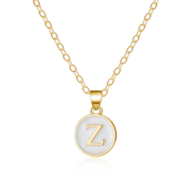 Halsband med vit bokstavsberlock z