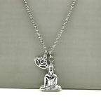 Halskjede med Buddha-anheng og lotusblomst