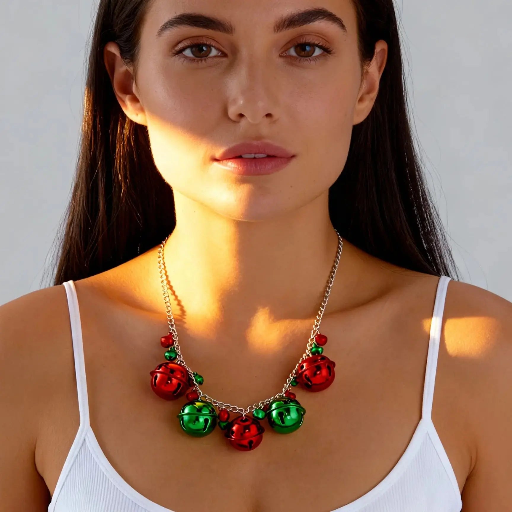 Halskjede med julekuleanheng