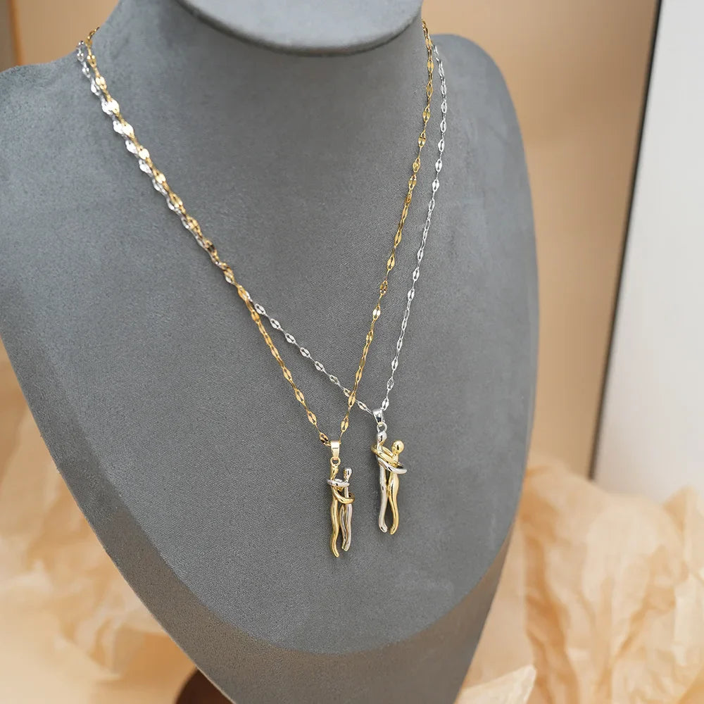 Halskjede med kjærlighets-klem anheng