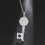 Halsband med katolsk nyckelberlock i silver