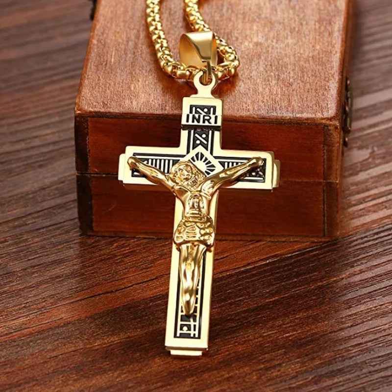 Collier avec Pendentif Croix de Jésus A