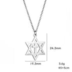 Collier avec pendentif croix et l'étoile de David symboles juifs orthodoxes
